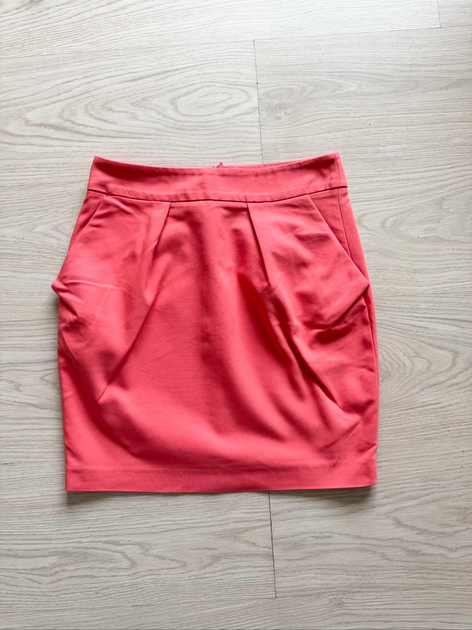 Mini jupe corail Zara taille 36 S 
